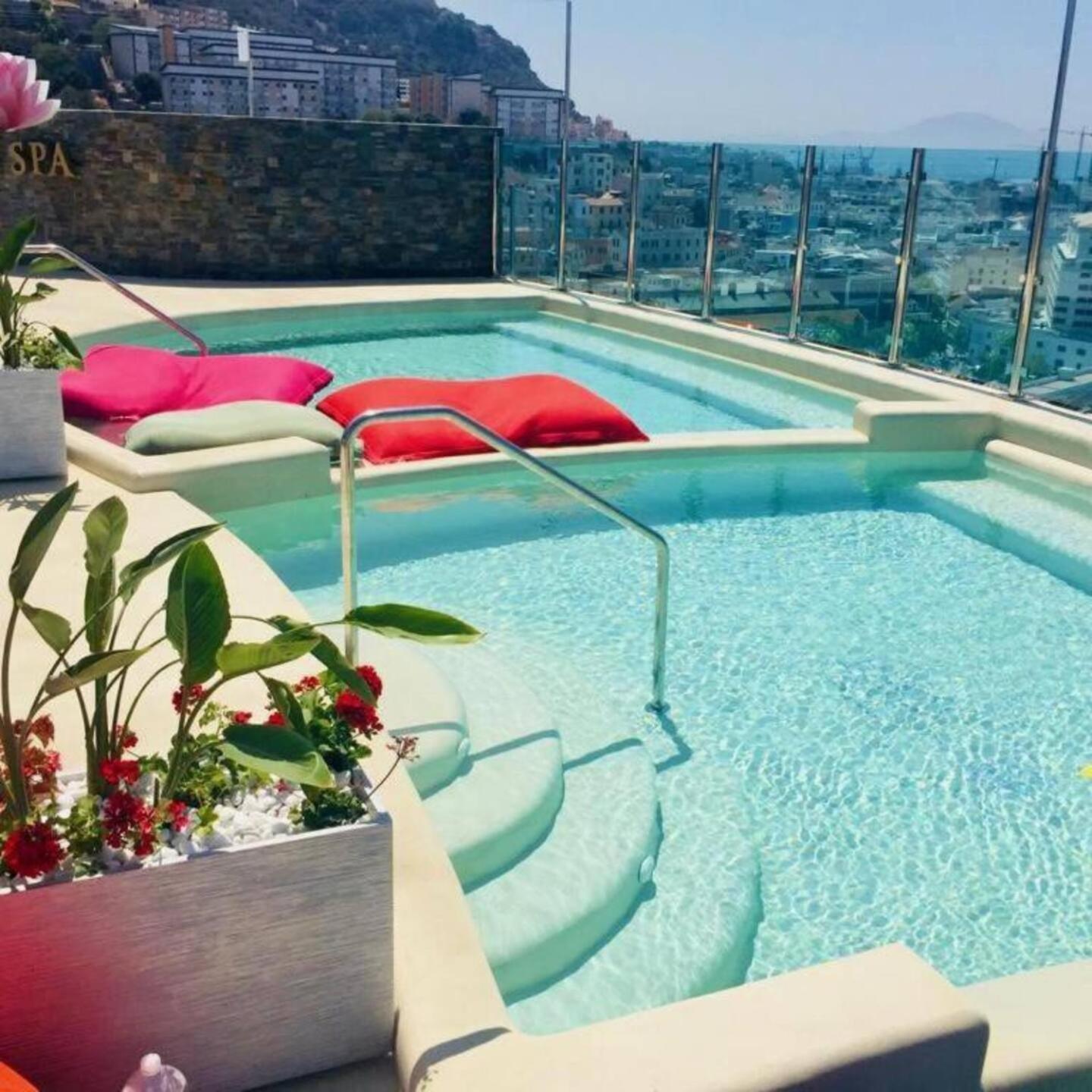 Urban Oasis At Luxurious Ocean Village Gibraltar Exterior foto