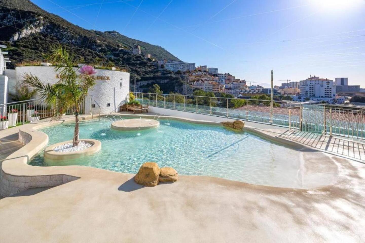 Urban Oasis At Luxurious Ocean Village Gibraltar Exterior foto